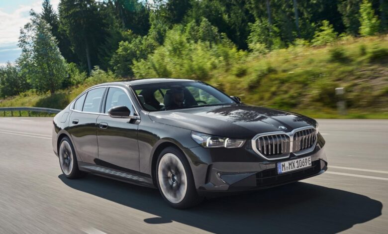 جلوبال-أوتو-تقدم-أحدث-نسخ-الفئة-الخامسة-bmw-520i-luxury-الجديدة-رسميًا-في-السوق-المصري