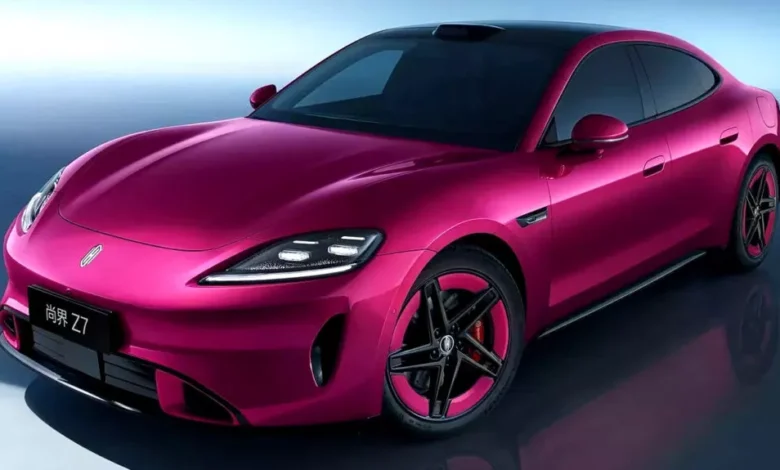 saic-تطور-سيارة-كهربائية-جديدة-بتصميم-مستوحى-من-taycan